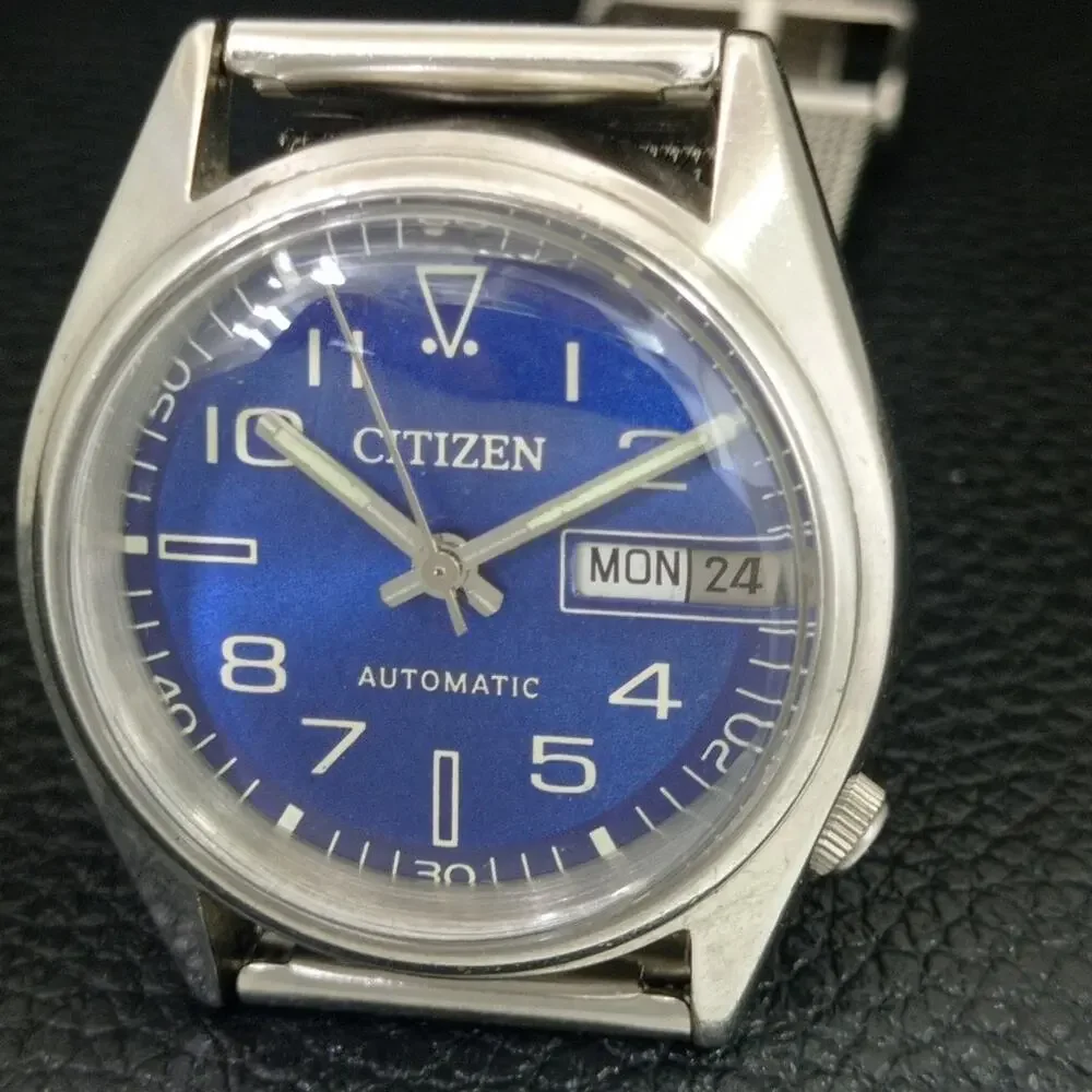 Vintage 1987 Citizen Automatic Mens Silver Watch W/daydate & Blue accents